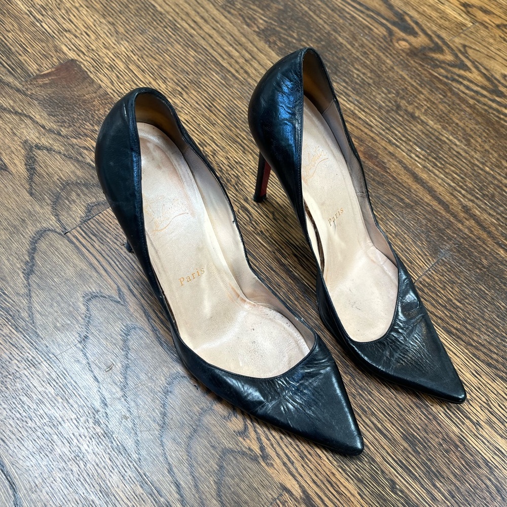 Black leather Christian Louboutin pumps